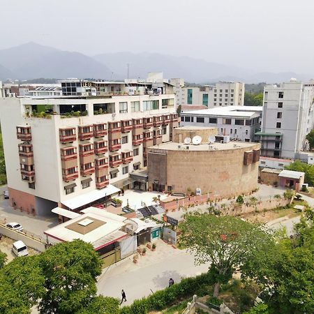Legend Hotel Islamabad Buitenkant foto