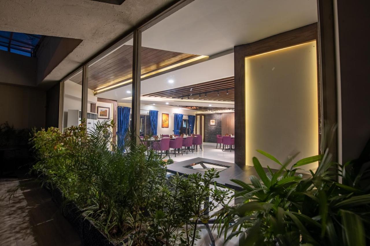 Legend Hotel Islamabad Buitenkant foto