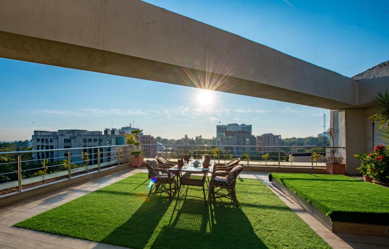 Legend Hotel Islamabad Buitenkant foto