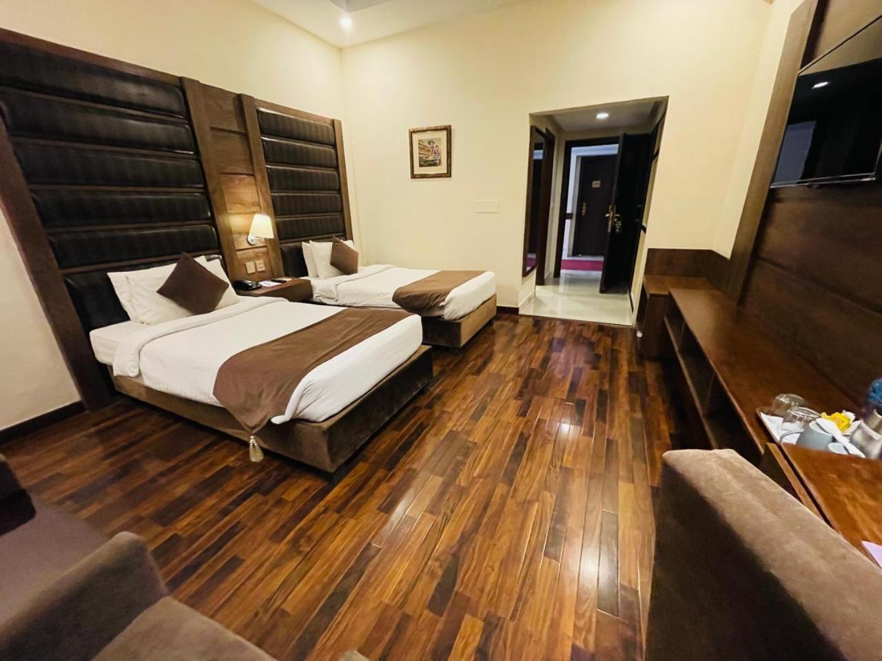 Legend Hotel Islamabad Buitenkant foto